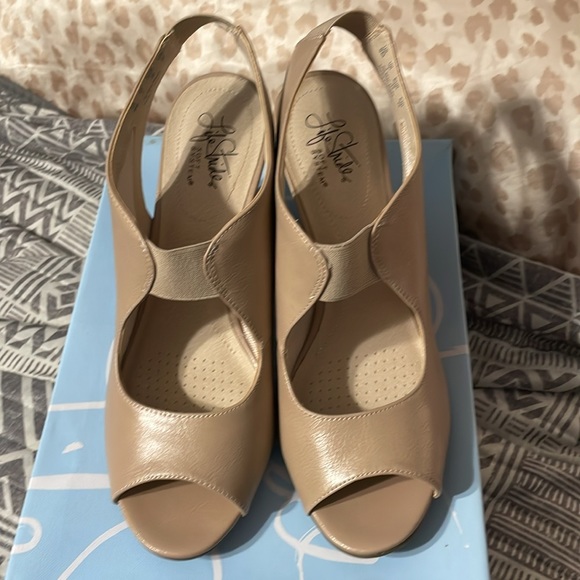 Life stride taupe size 9 - Picture 2 of 4